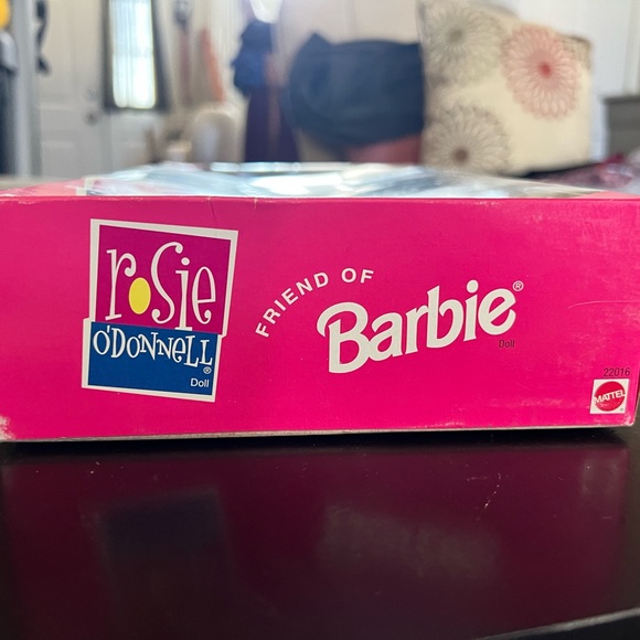 1999 Rosie O’Donnell Barbie Collectible - NIB - Picture 3 of 9